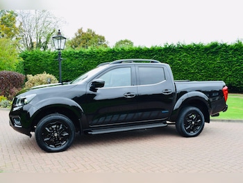 Used Nissan Navara 2021 for sale - 76201299: Photo 2