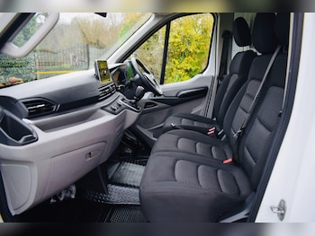 Used Maxus Deliver 9 2022 for sale - 77215514: Photo