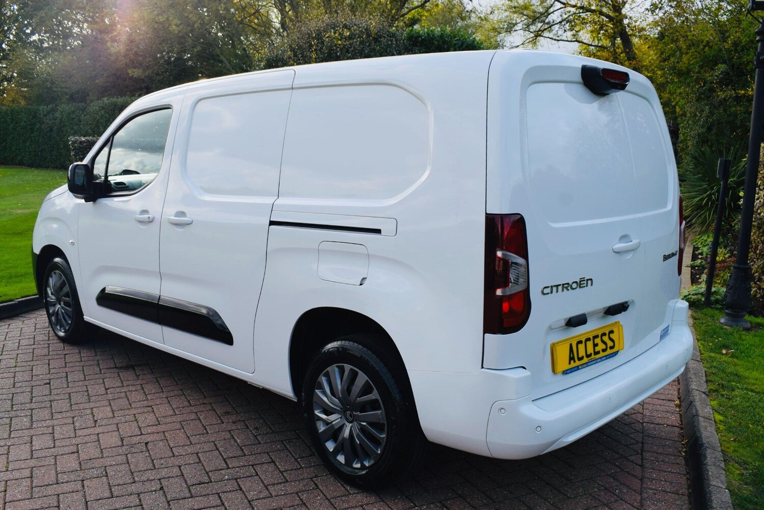 Used Citroen Berlingo 2024 for sale - 76360505: Photo 6