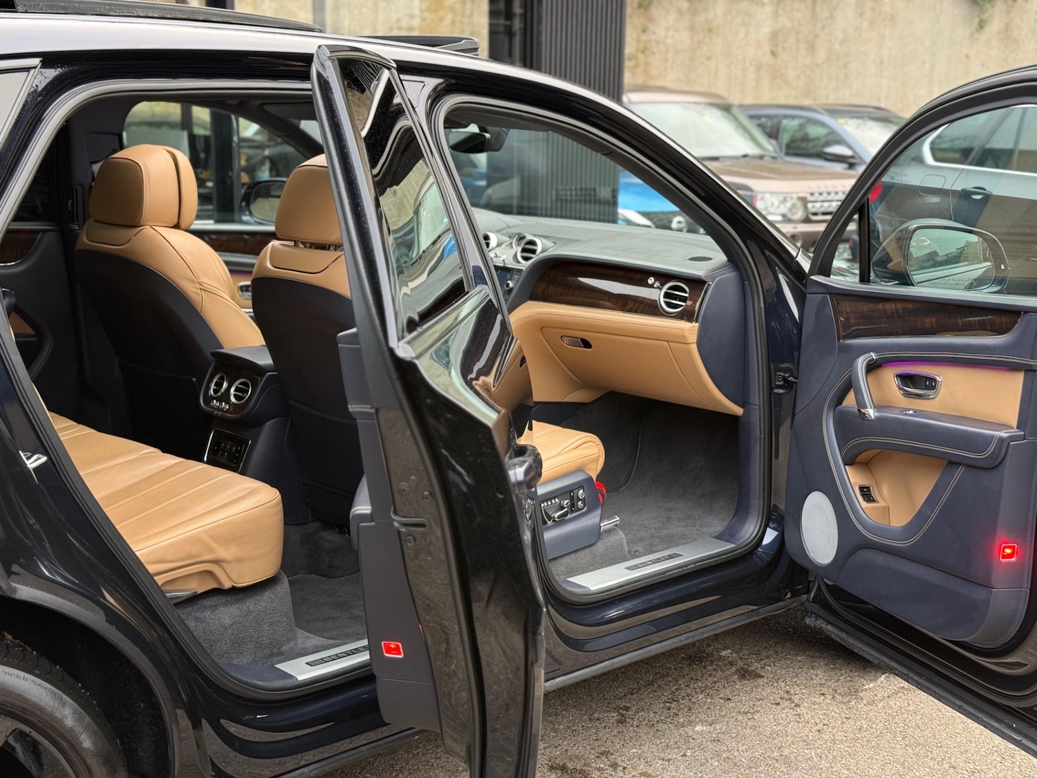 Used Bentley Bentayga 2018 for sale - 76603103: Photo 14