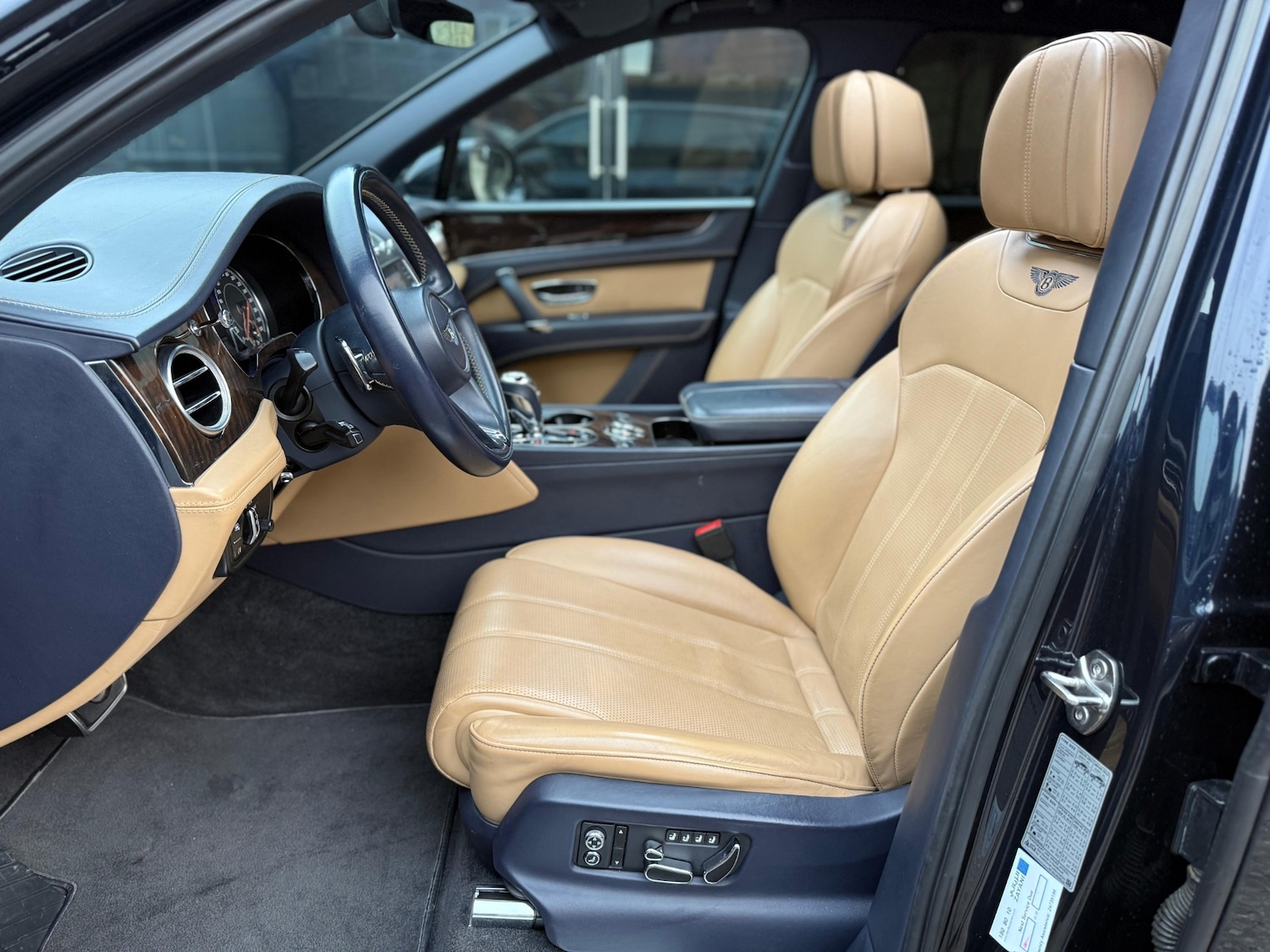 Used Bentley Bentayga 2018 for sale - 76603103: Photo 22