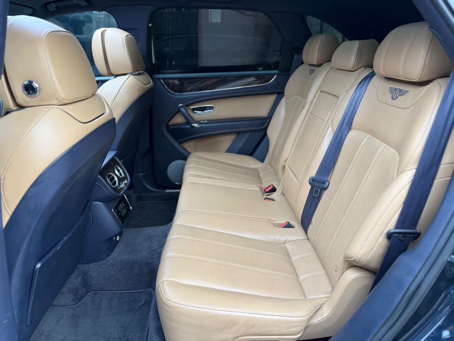 Used Bentley Bentayga 2018 for sale - 76603103: Photo 23