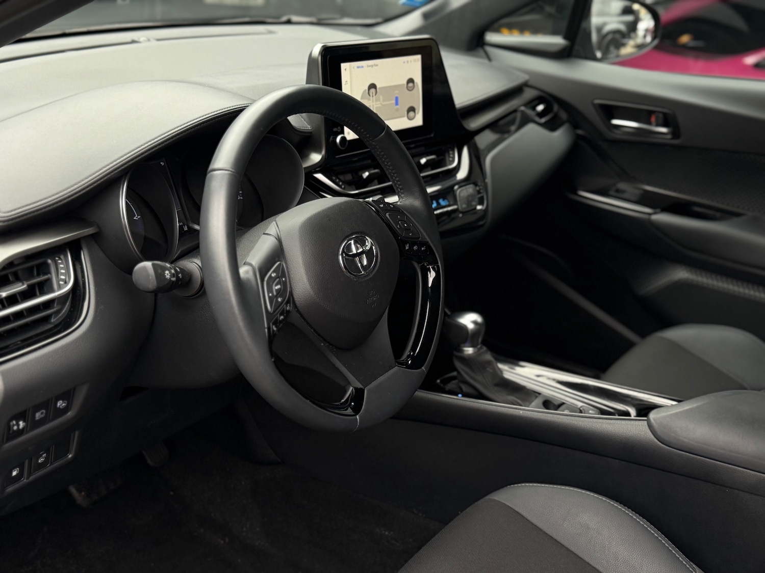 Used Toyota C-HR 2023 for sale - 77679101: Photo 11