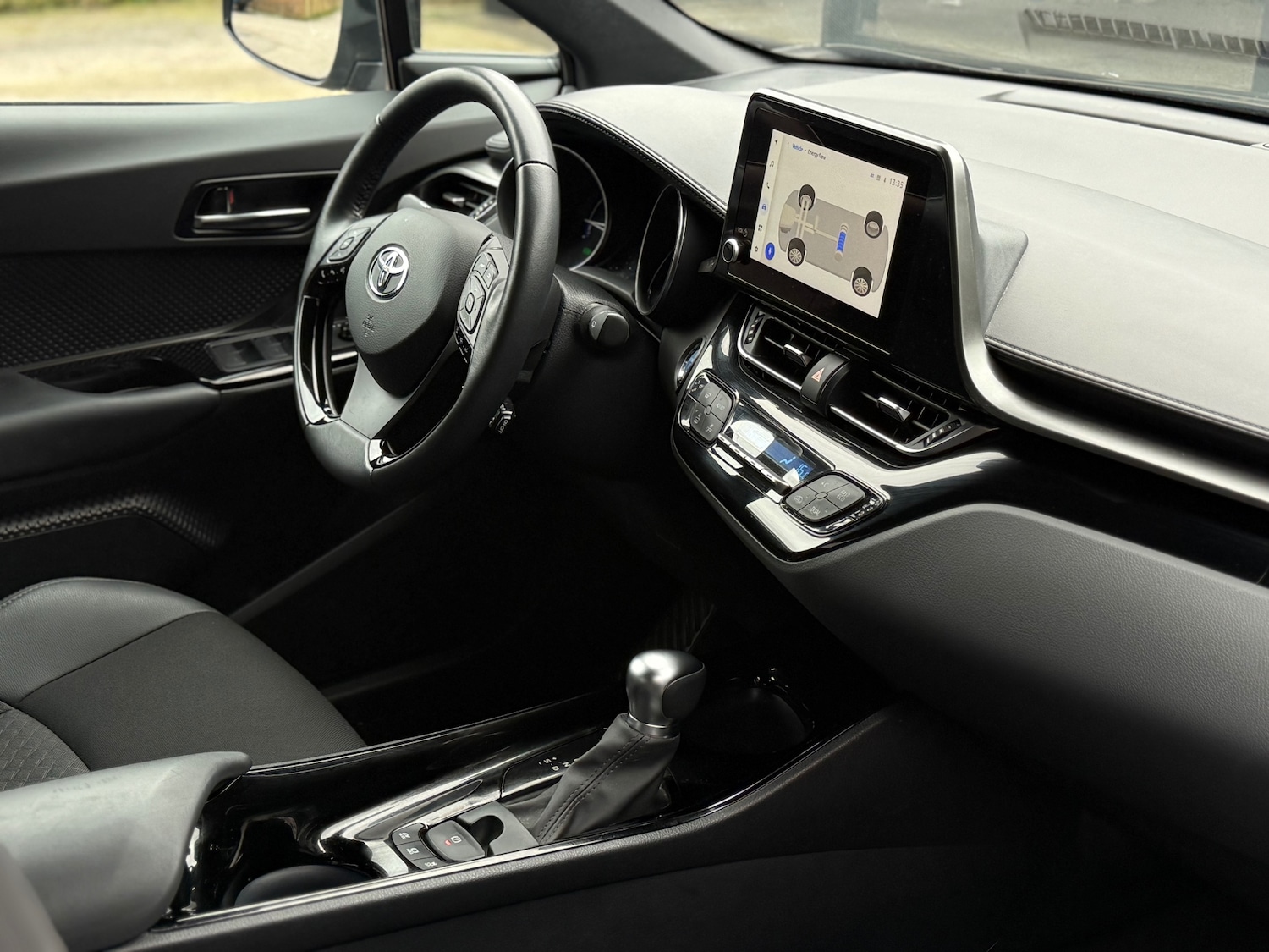 Used Toyota C-HR 2023 for sale - 77679101: Photo 16