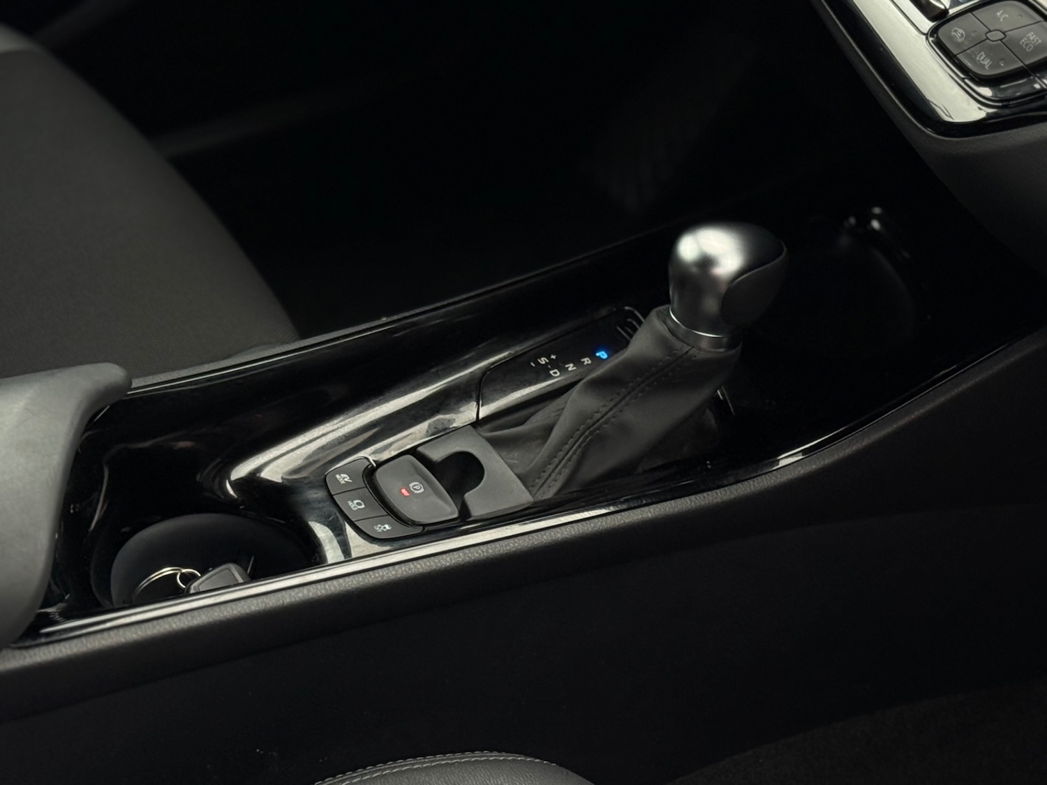 Used Toyota C-HR 2023 for sale - 77679101: Photo 17