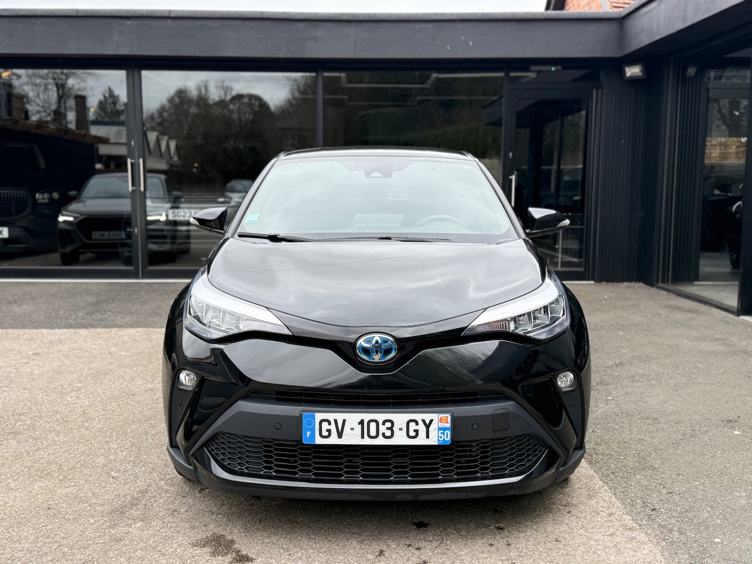 Used Toyota C-HR 2023 for sale - 77679101: Photo 3