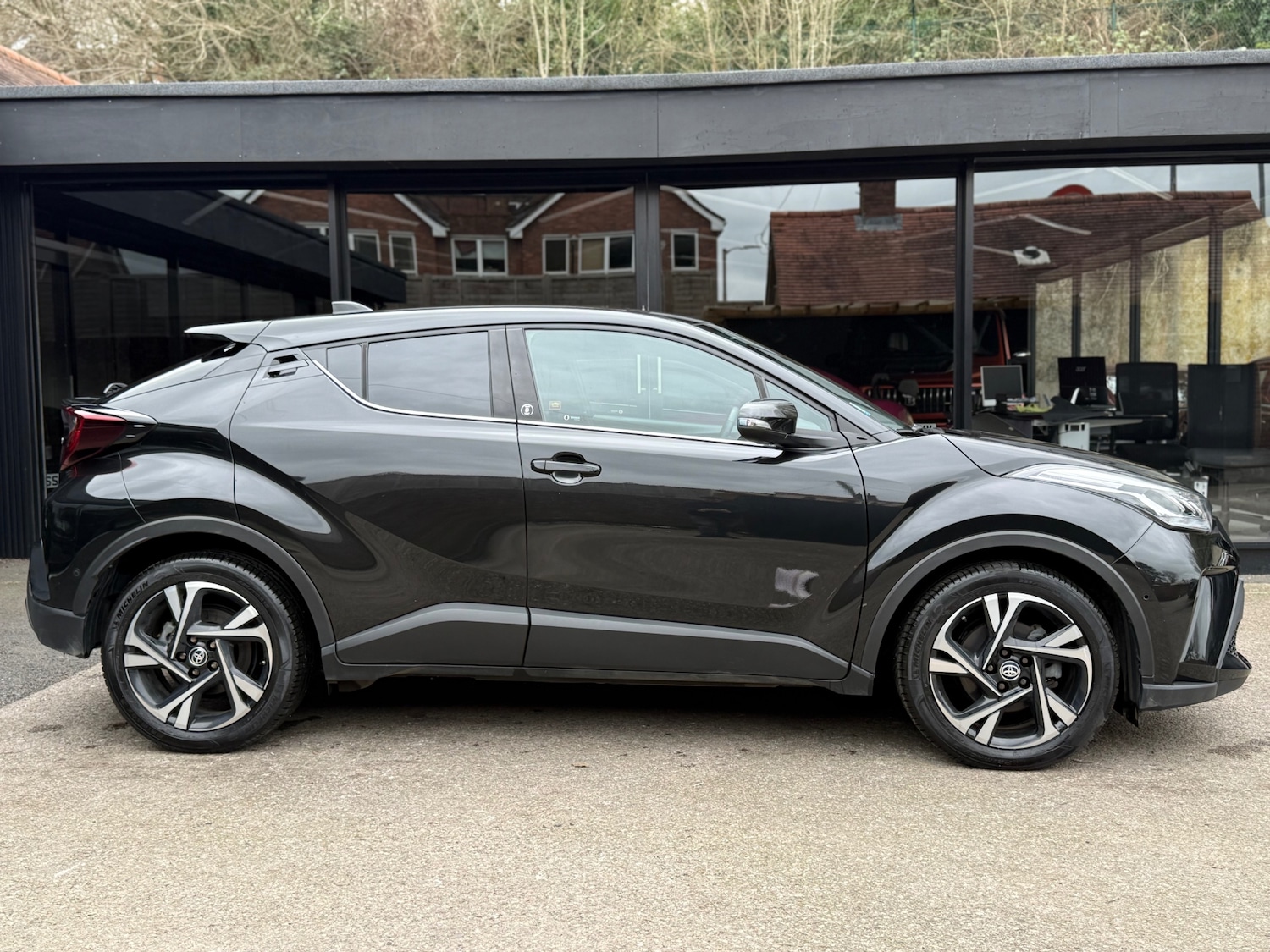 Used Toyota C-HR 2023 for sale - 77679101: Photo 7