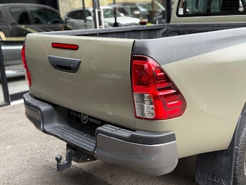 Used Toyota Hilux 2021 for sale - 78653185: Photo