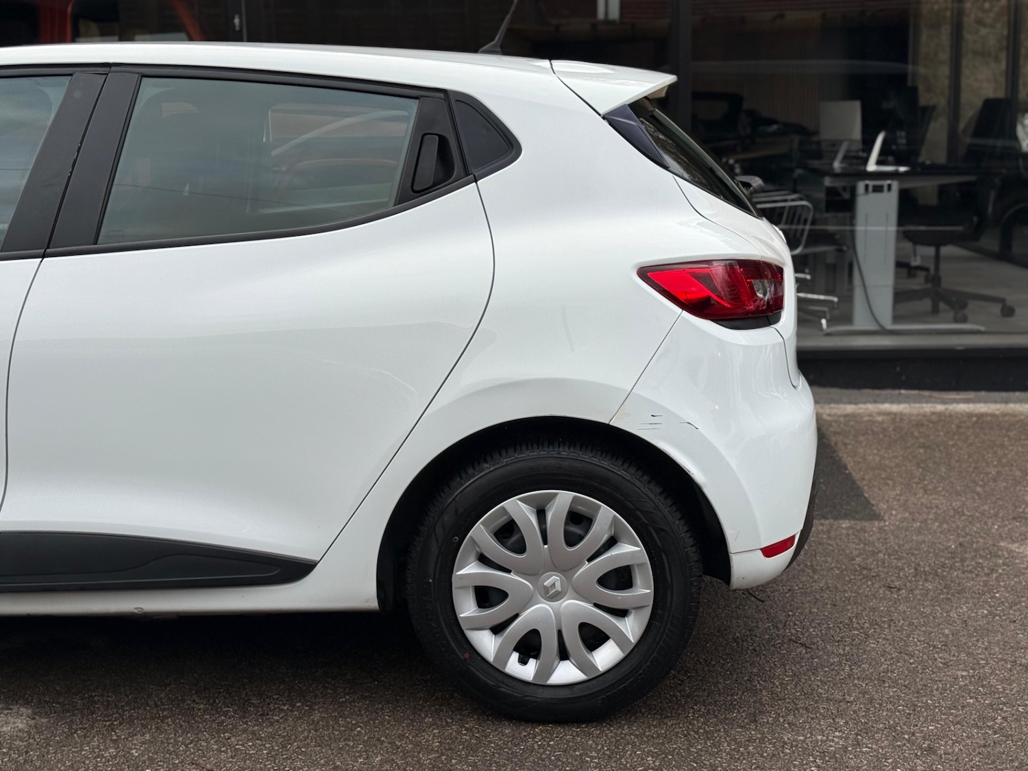 Used Renault Clio for sale - 76494116: Photo 11