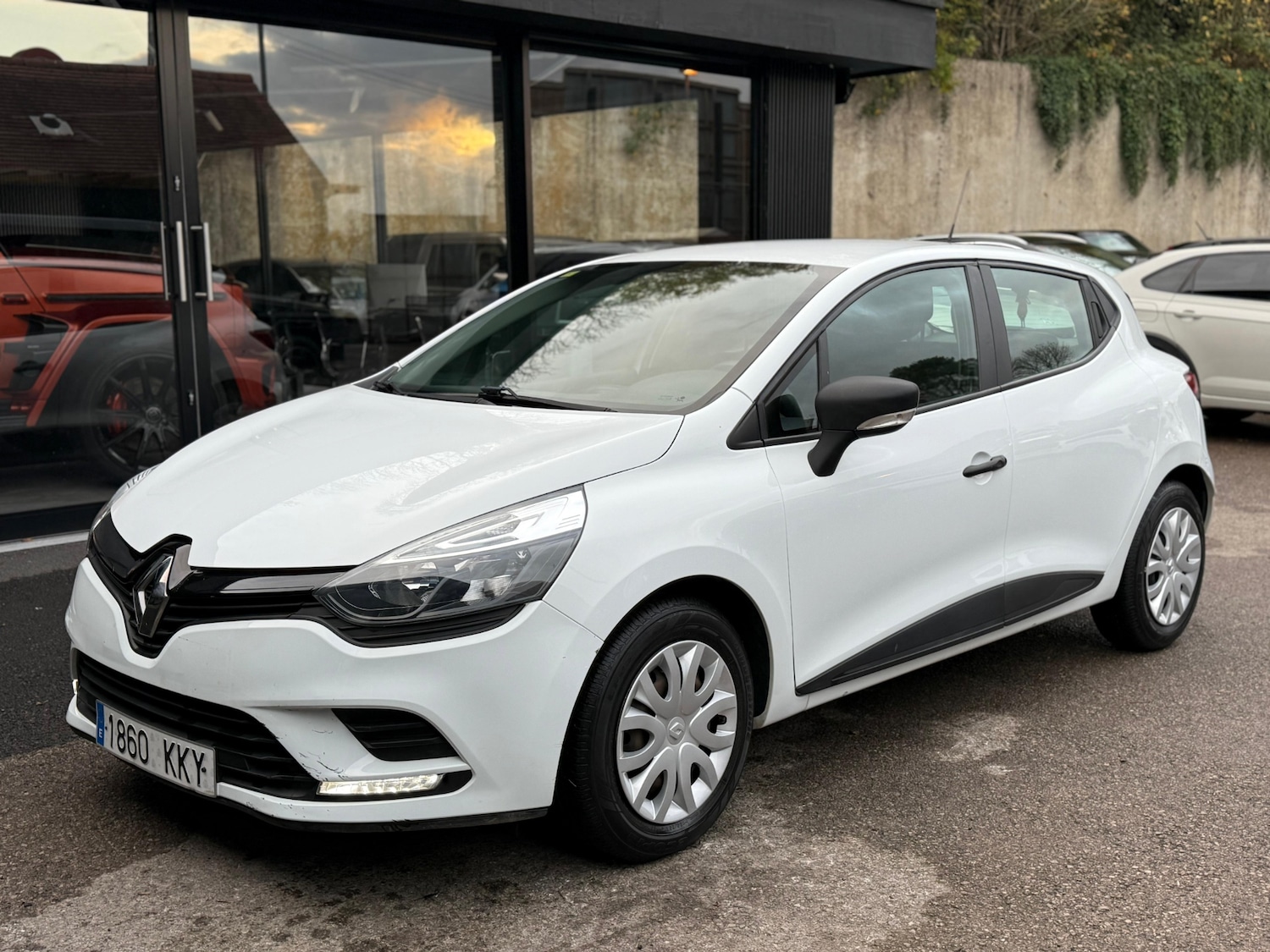 Used Renault Clio for sale - 76494116: Photo 13