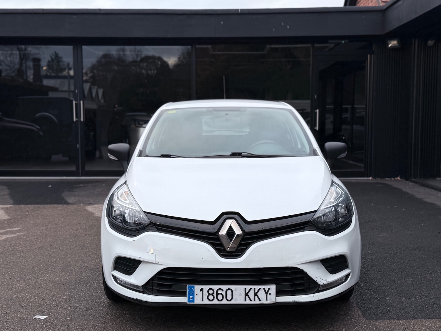 Used Renault Clio for sale - 76494116: Photo 2
