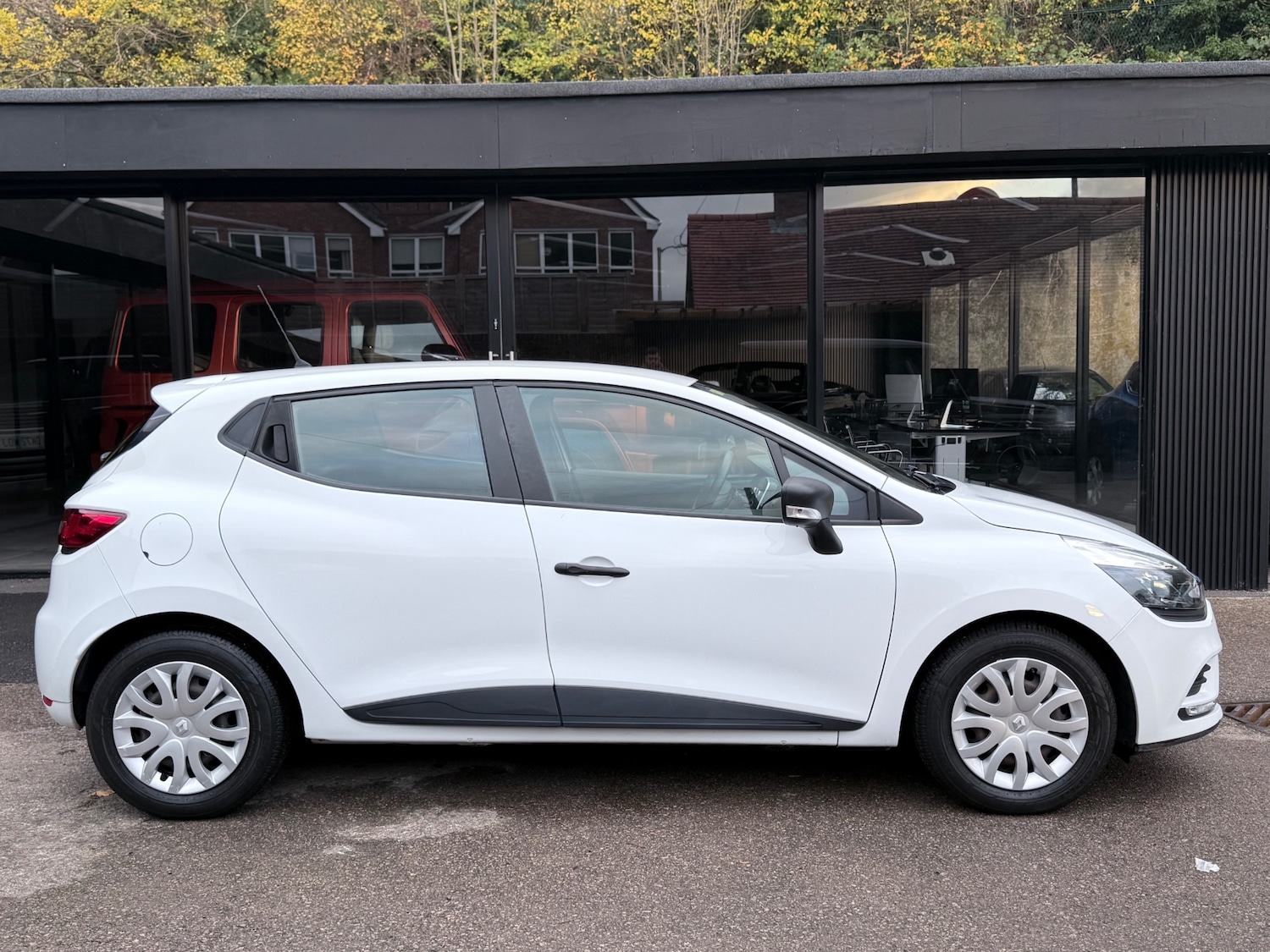 Used Renault Clio for sale - 76494116: Photo 4