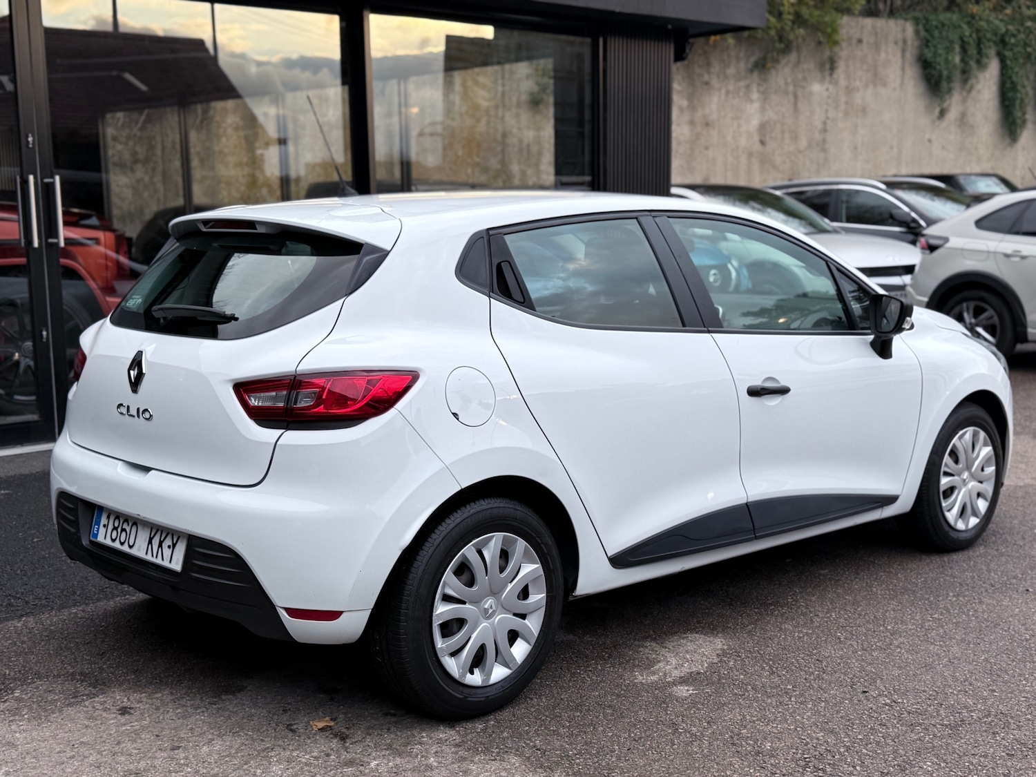 Used Renault Clio for sale - 76494116: Photo 6