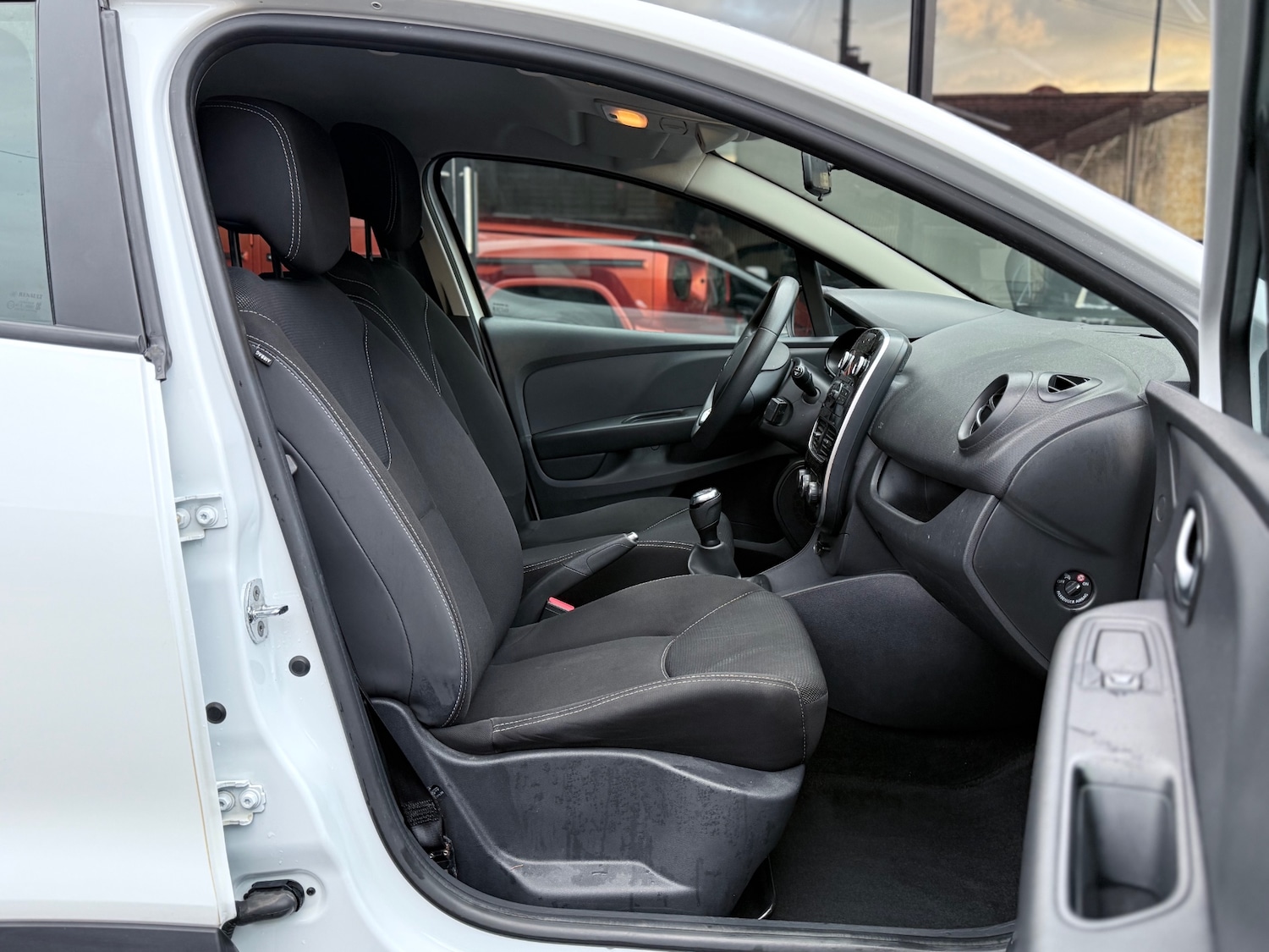 Used Renault Clio for sale - 76494116: Photo 7