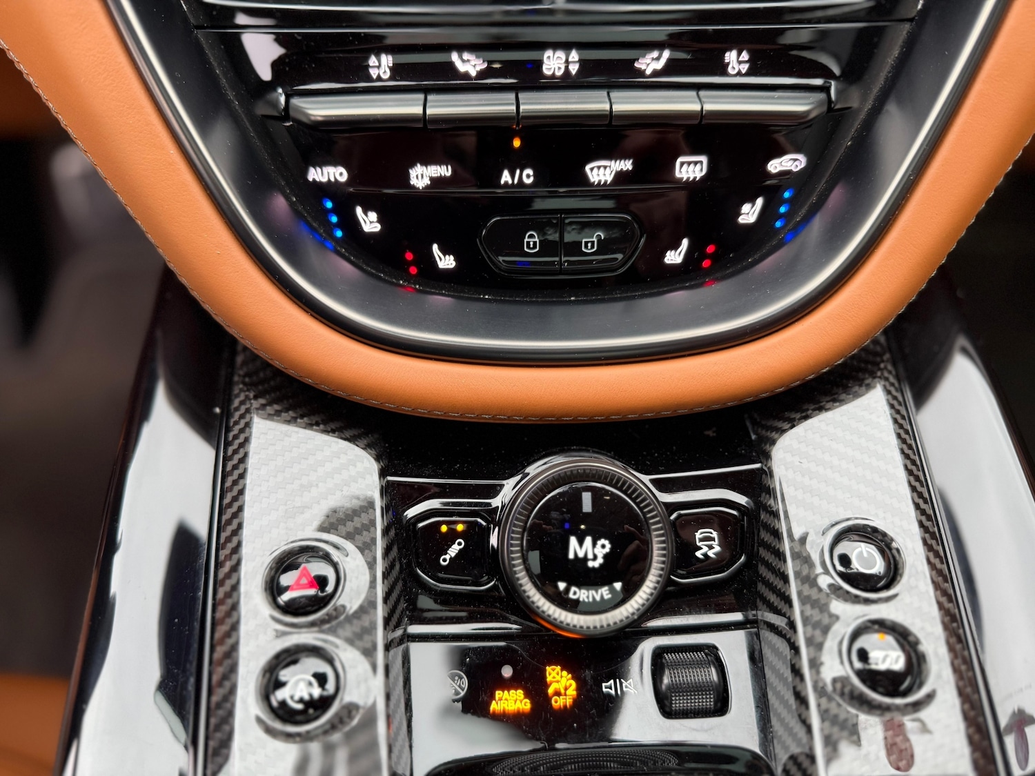 Used Aston Martin DBX 2022 for sale - 77298479: Photo 17