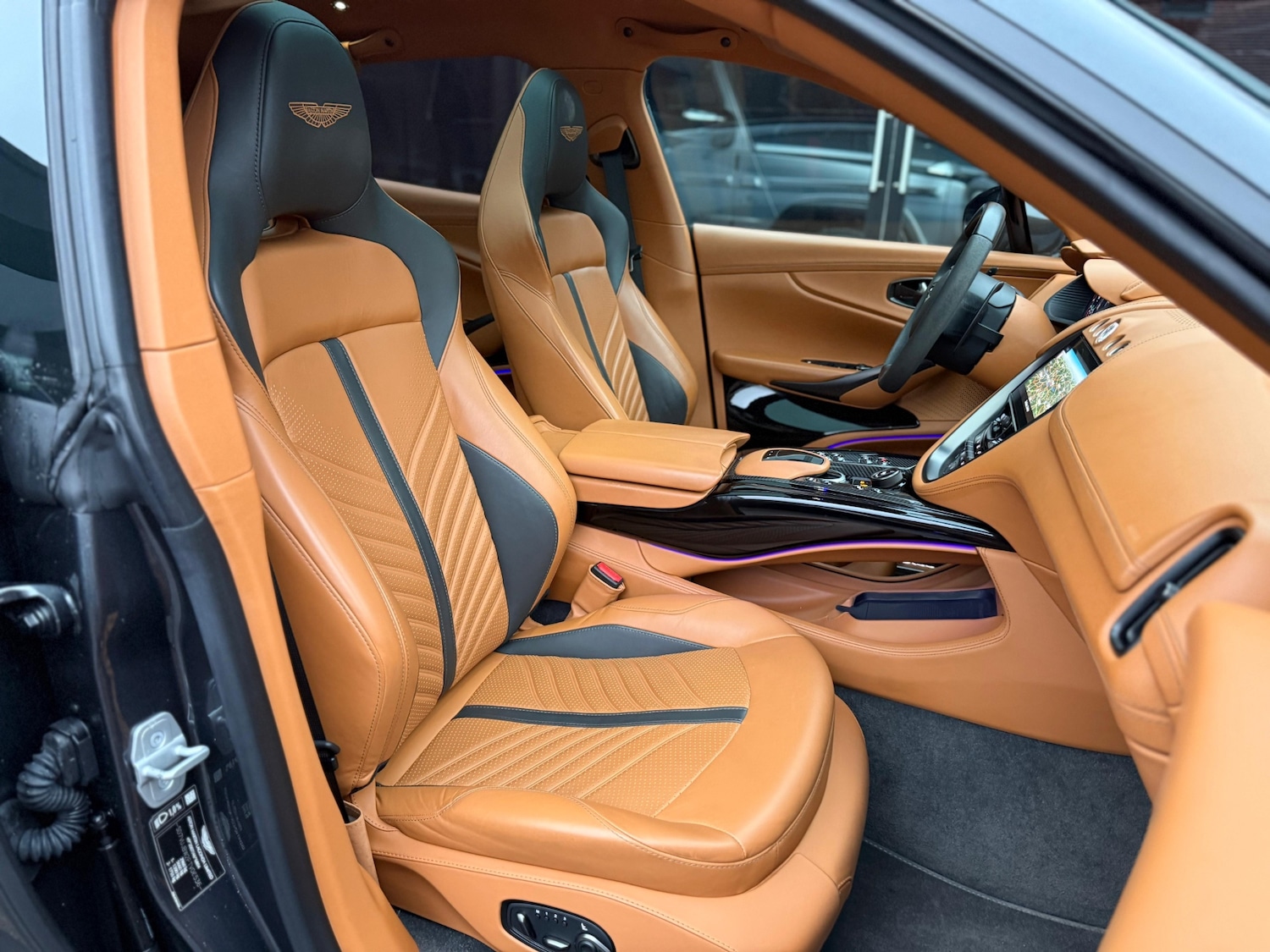 Used Aston Martin DBX 2022 for sale - 77298479: Photo 25