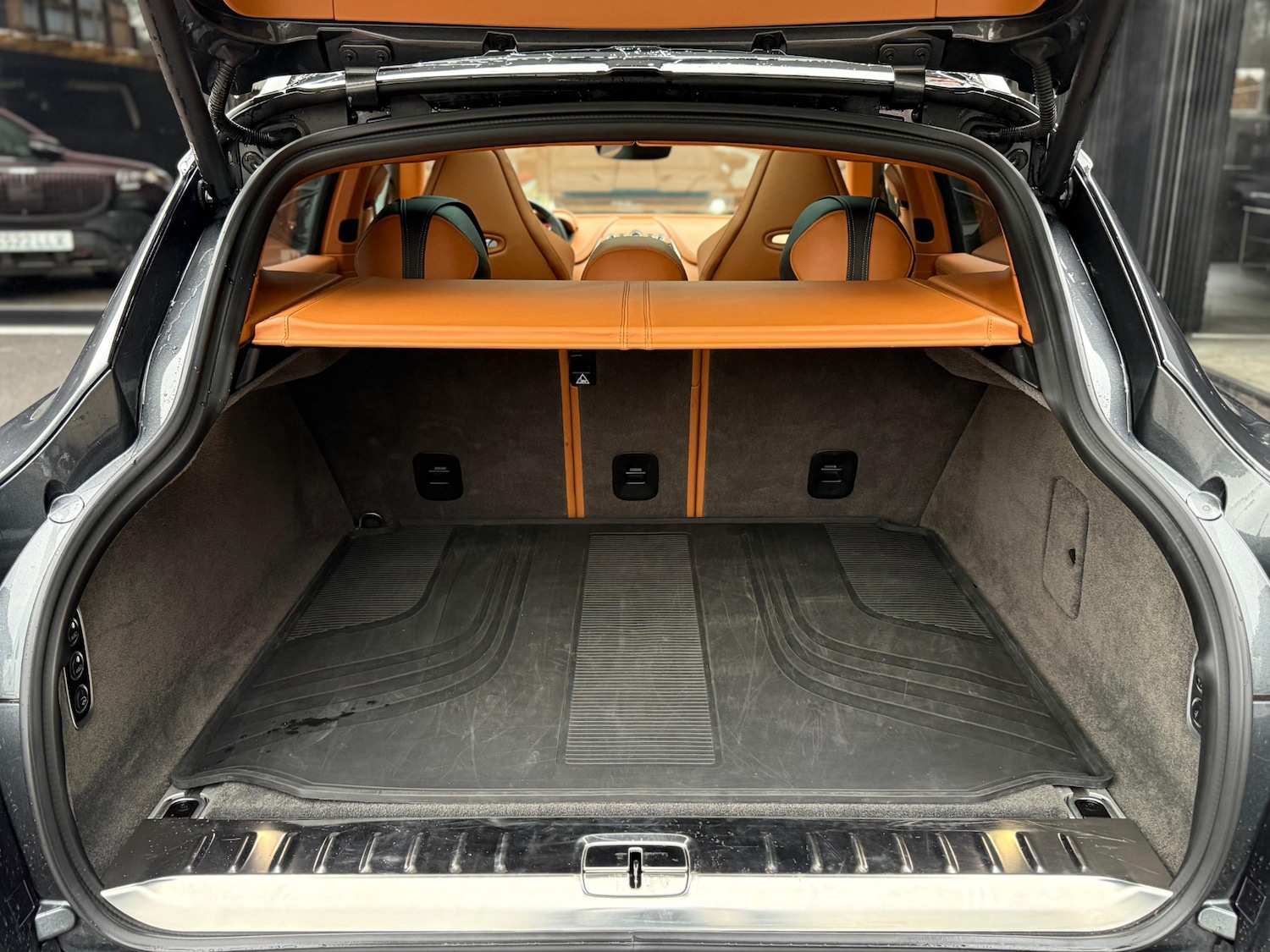 Used Aston Martin DBX 2022 for sale - 77298479: Photo 6