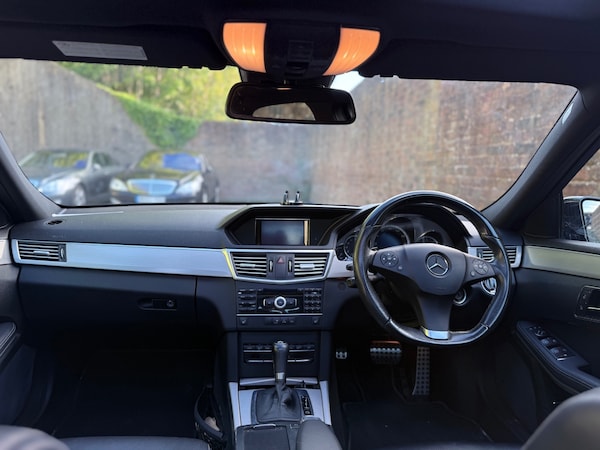 Used Mercedes-Benz E Class 2011 for sale - 76277381: Photo 11