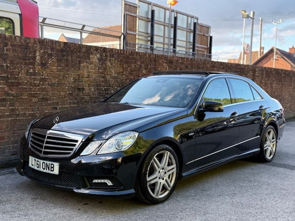 Used Mercedes-Benz E Class 2011 for sale - 76277381: Photo 1