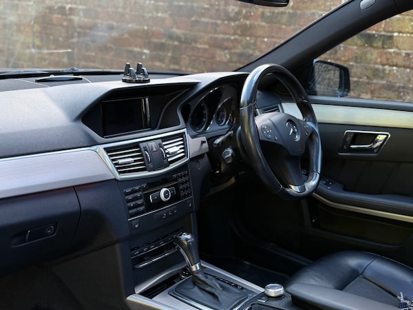 Used Mercedes-Benz E Class 2011 for sale - 76277381: Photo 6