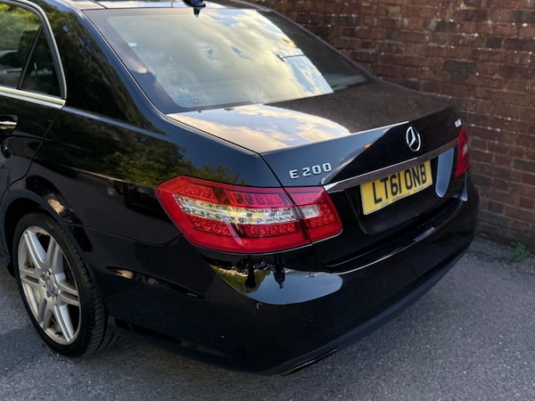 Used Mercedes-Benz E Class 2011 for sale - 76277381: Photo 9