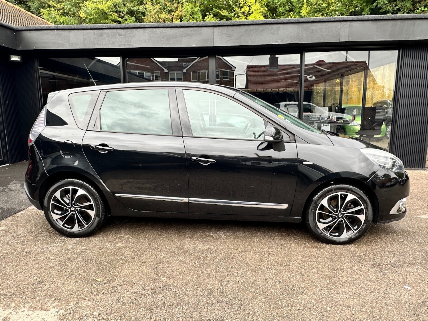 Used Renault Scenic 2015 for sale - 76449250: Photo 4