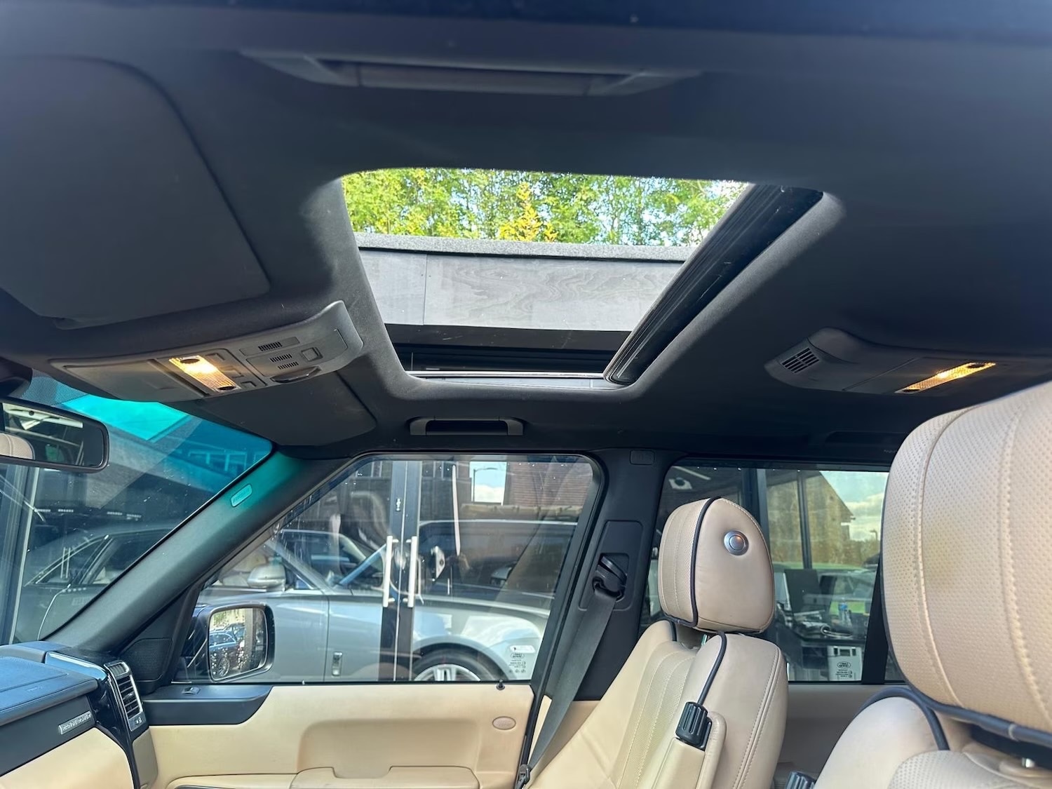 Used Land Rover Range Rover 2010 for sale - 76205580: Photo 9