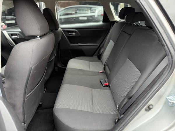 Used Toyota Auris 2014 for sale - 75249523: Photo 2