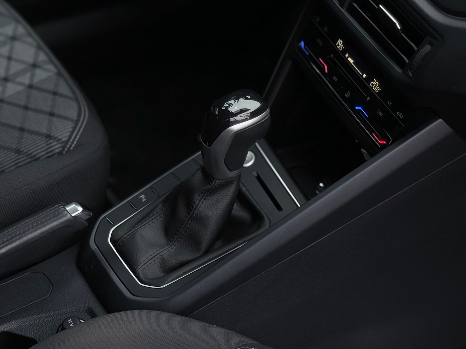 Used Volkswagen Taigo 2024 for sale - 76402007: Photo 12