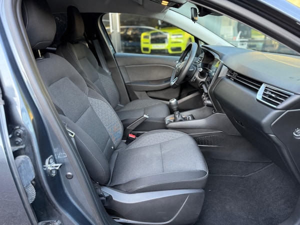 Used Renault Clio 2020 for sale - 74656166: Photo 15