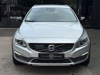 Used Volvo V60 2017 for sale - 79719545: Photo