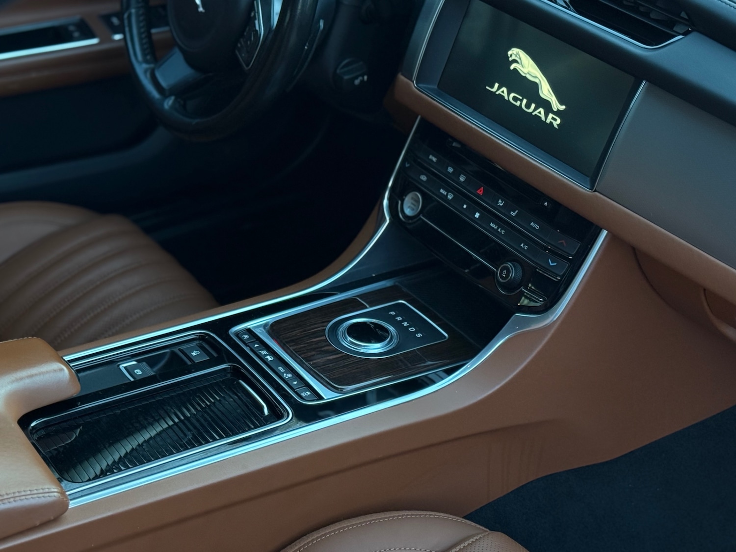 Used Jaguar XF 2017 for sale - 77088338: Photo 10