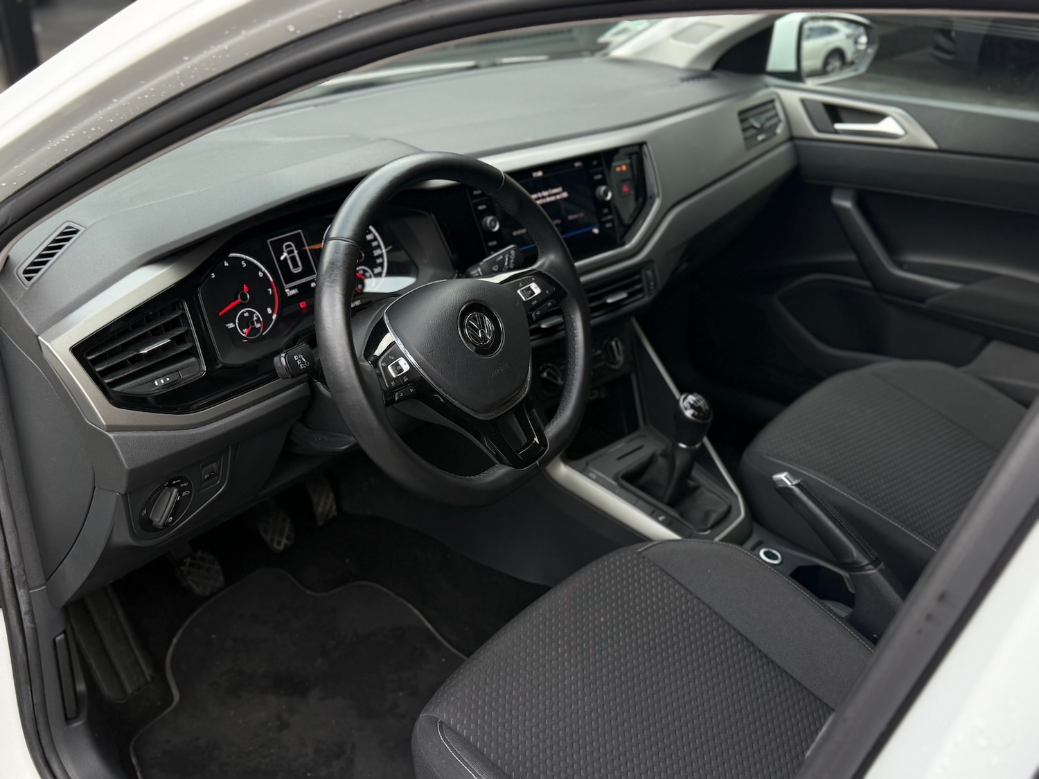 Used Volkswagen Polo 2018 for sale - 76517731: Photo 15