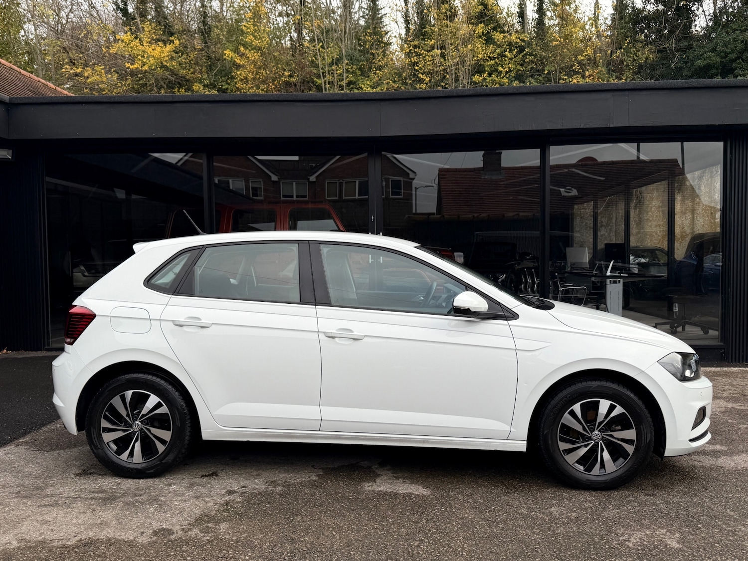 Used Volkswagen Polo 2018 for sale - 76517731: Photo 4