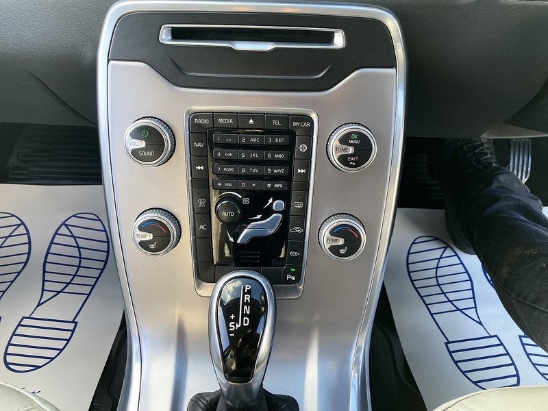 Used Volvo V70 2015 for sale - 77880593: Photo 25