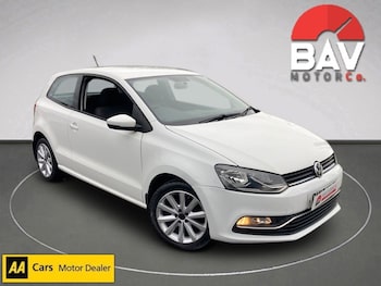 Used Volkswagen Polo 2015 for sale - 77850817: Photo