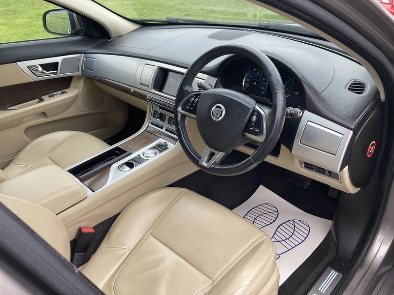 Used Jaguar XF 2012 for sale - 78040267: Photo 9