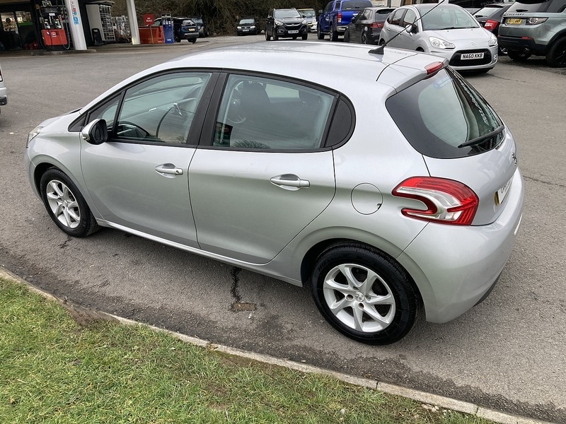 Used Peugeot 208 2015 for sale - 77370315: Photo 10