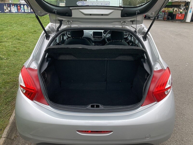 Used Peugeot 208 2015 for sale - 77370315: Photo 13