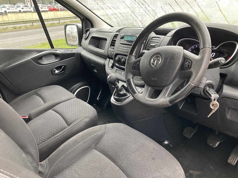 Used Vauxhall Vivaro 2017 for sale - 77370333: Photo 2