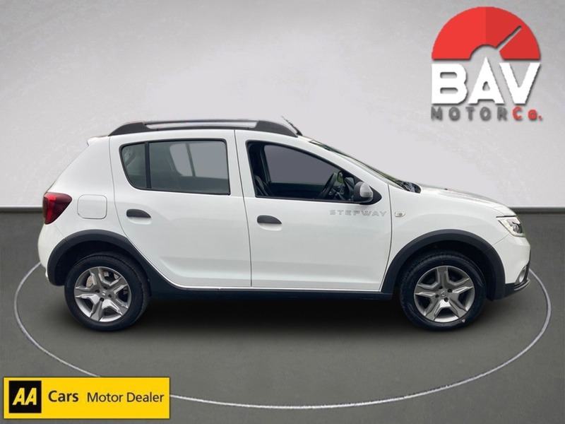 Used Dacia Sandero Stepway 2017 for sale - 77609498: Photo 5