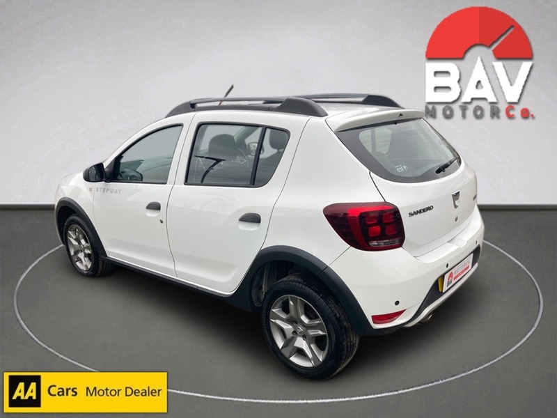 Used Dacia Sandero Stepway 2017 for sale - 77609498: Photo 8