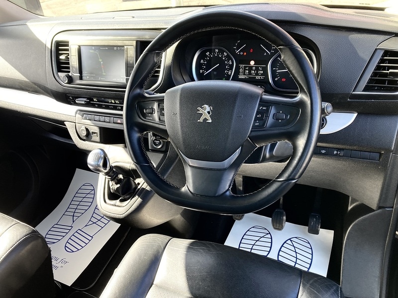 Used Peugeot Traveller 2017 for sale - 77880596: Photo 12