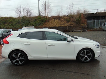 Used Volvo V40 2019 for sale - 77844951: Photo