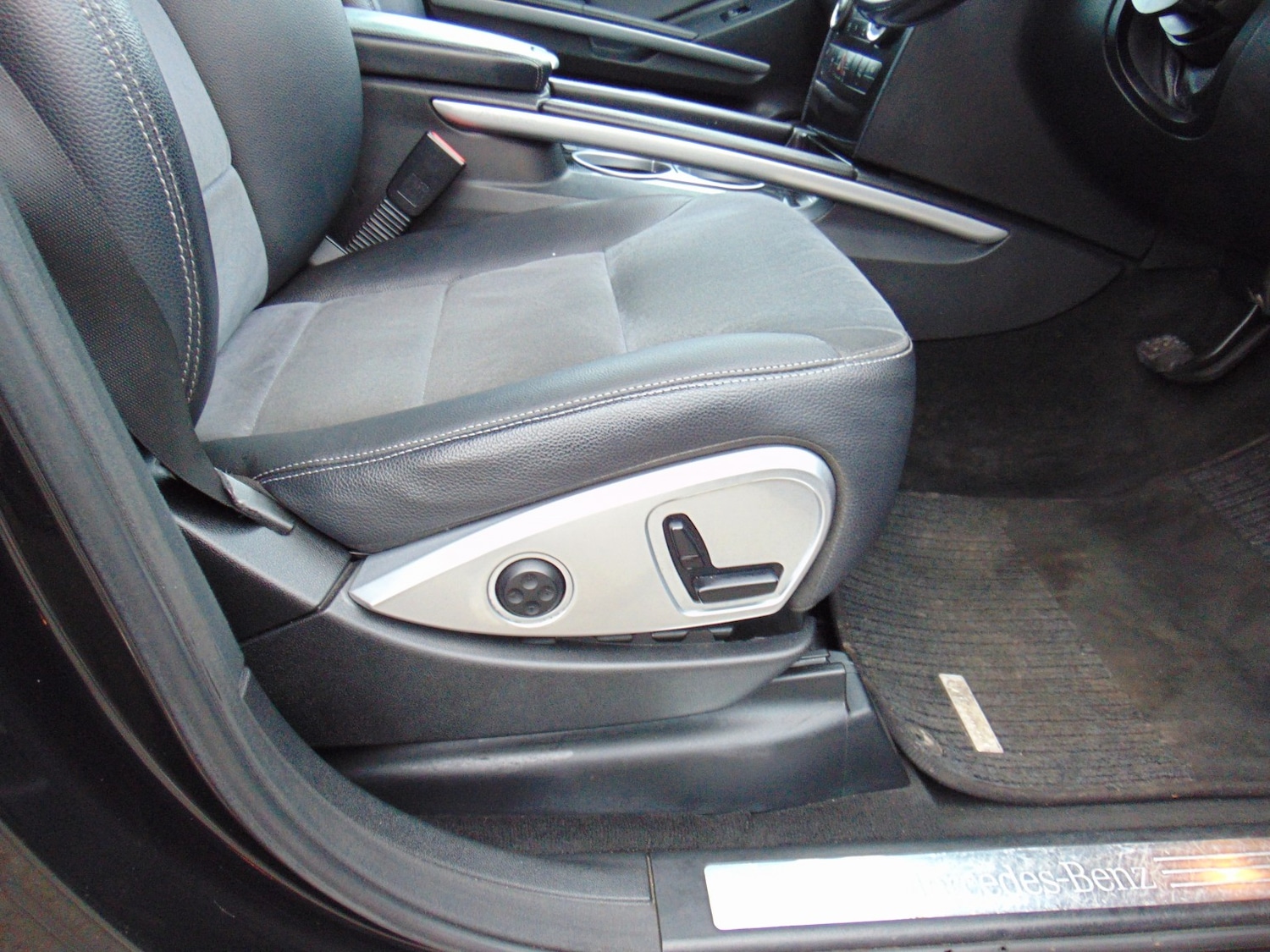 Used Mercedes-Benz M Class 2010 for sale - 77675722: Photo 15
