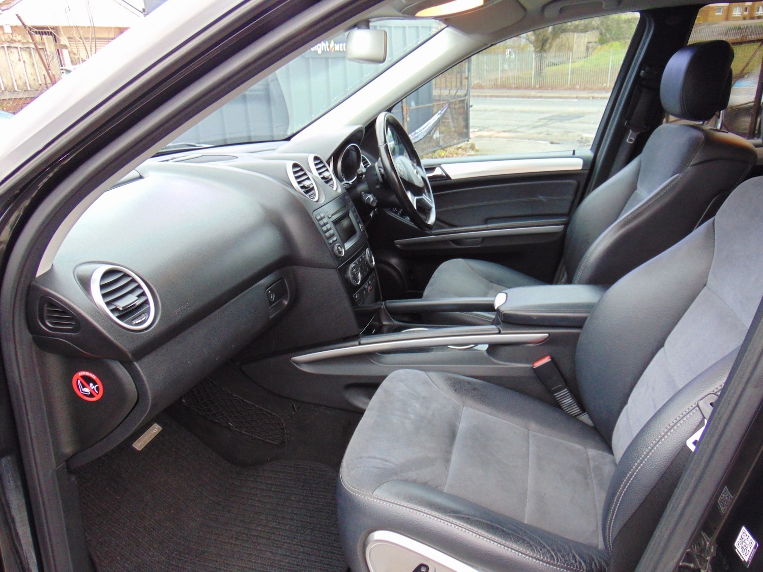 Used Mercedes-Benz M Class 2010 for sale - 77675722: Photo 17