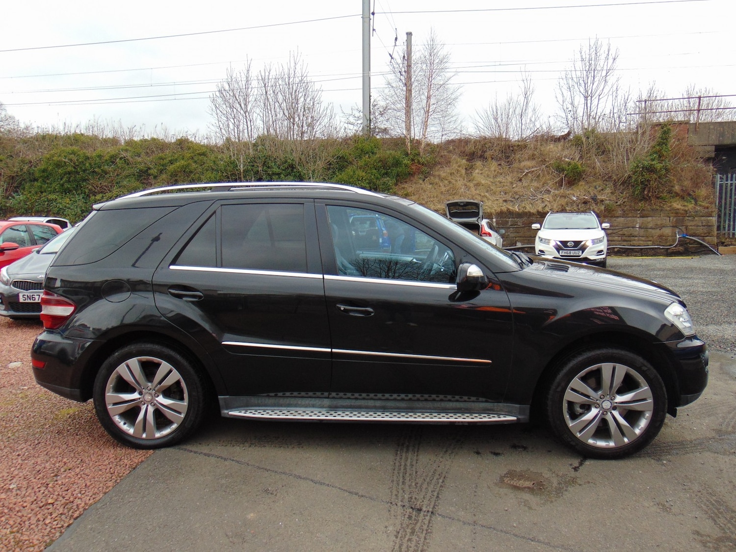 Used Mercedes-Benz M Class 2010 for sale - 77675722: Photo 2