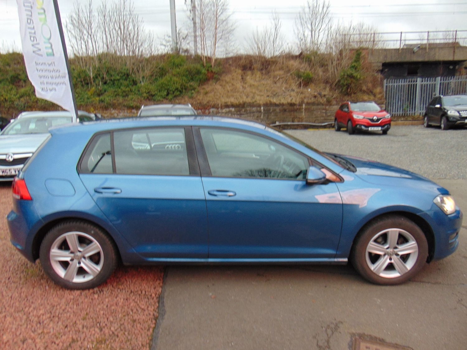 Used Volkswagen Golf 2017 for sale - 77465596: Photo 2