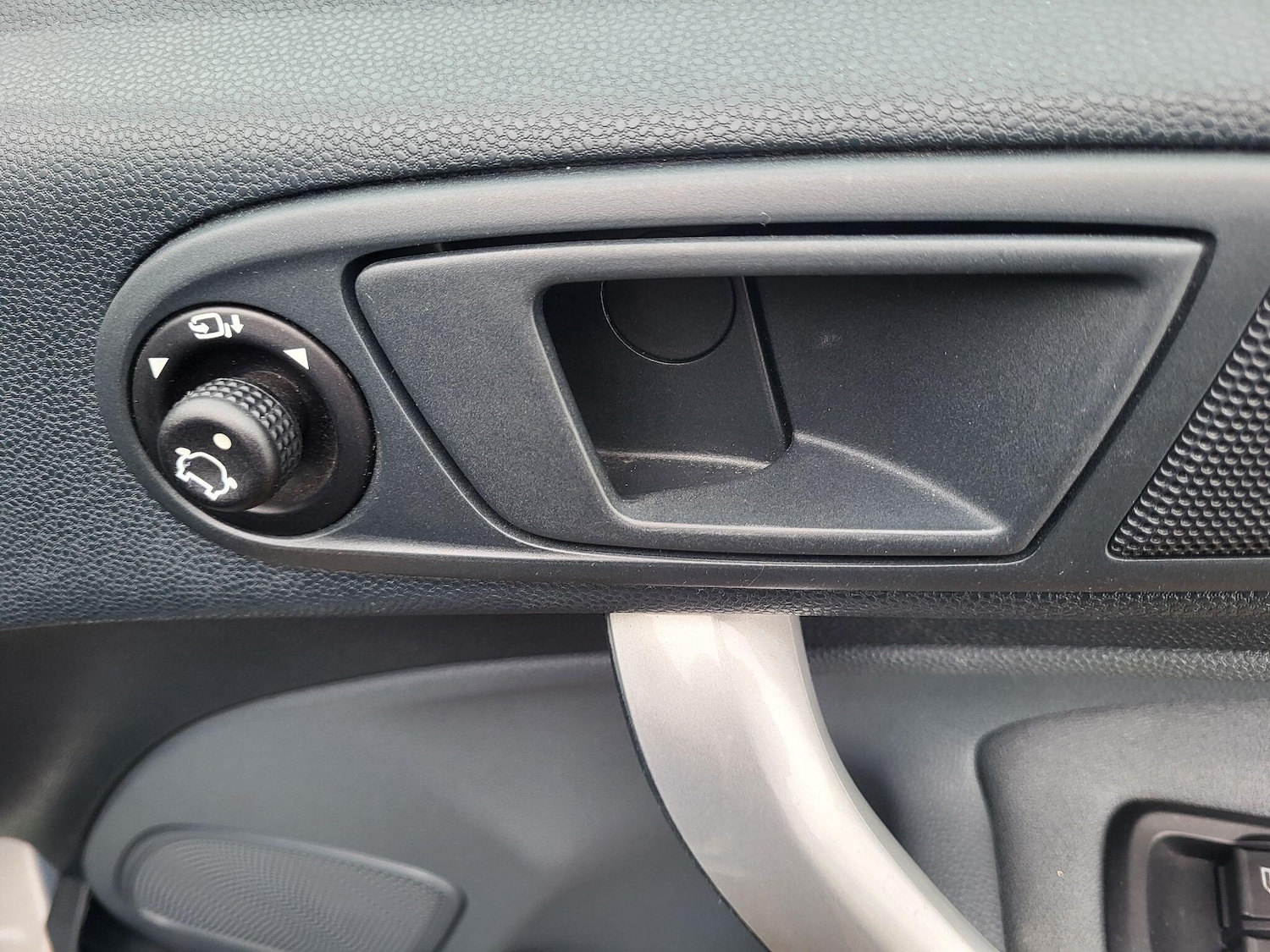 Used Ford Fiesta 2010 for sale - 77625389: Photo 22