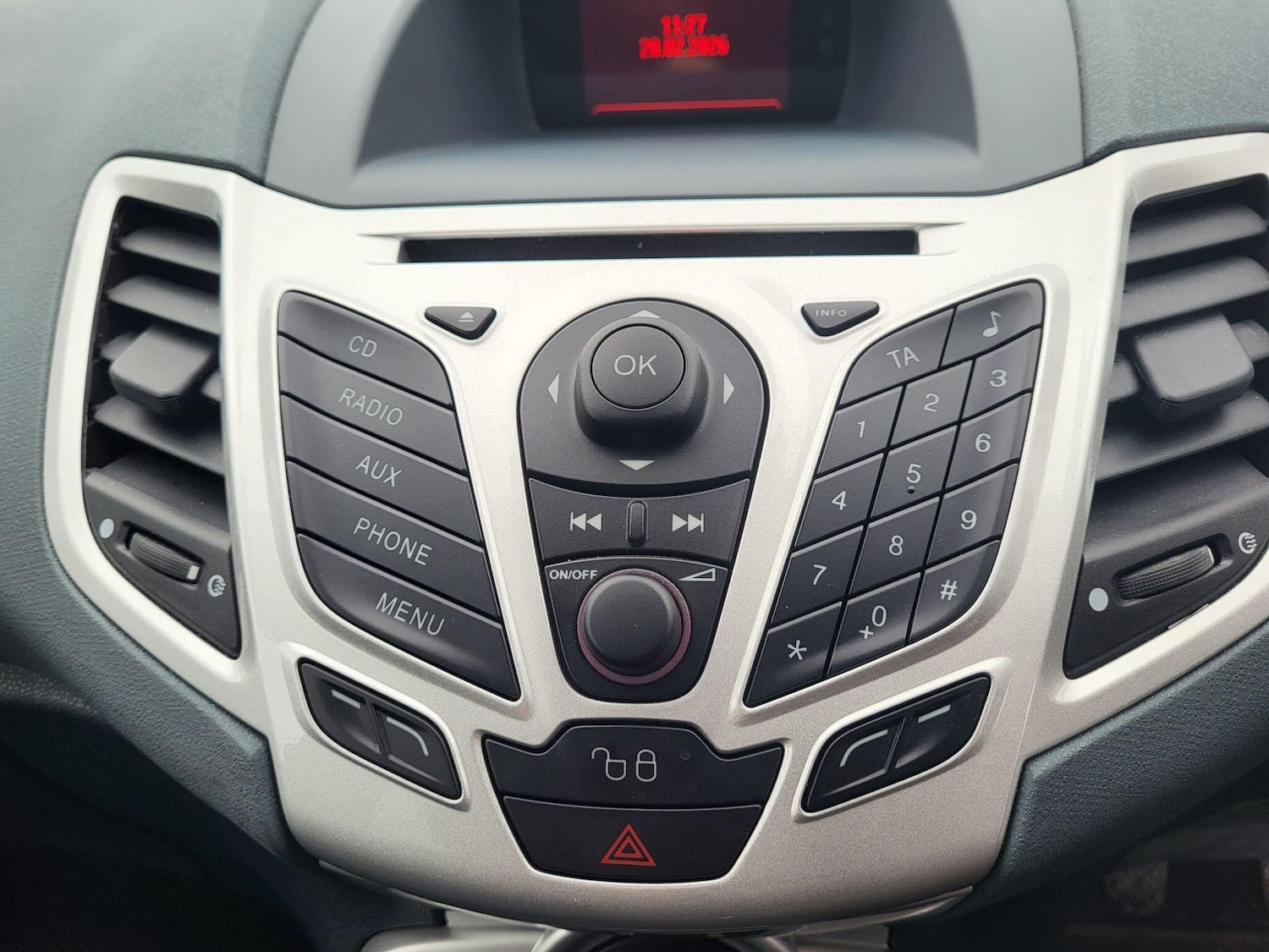 Used Ford Fiesta 2010 for sale - 77625389: Photo 26